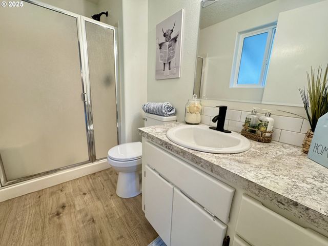 73345 APIARY Rd, Rainier, OR 97048