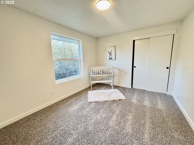 73345 APIARY Rd, Rainier, OR 97048