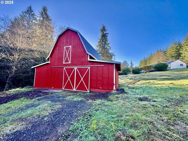 73345 APIARY Rd, Rainier, OR 97048