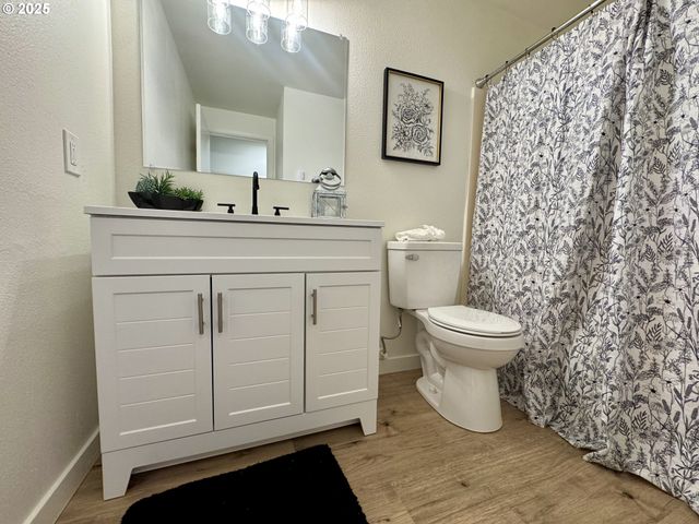 73345 APIARY Rd, Rainier, OR 97048