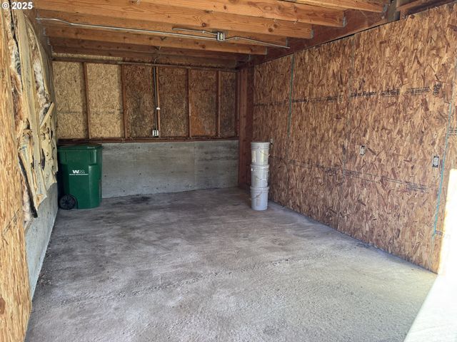 73345 APIARY Rd, Rainier, OR 97048