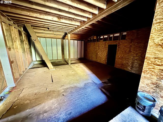 73345 APIARY Rd, Rainier, OR 97048