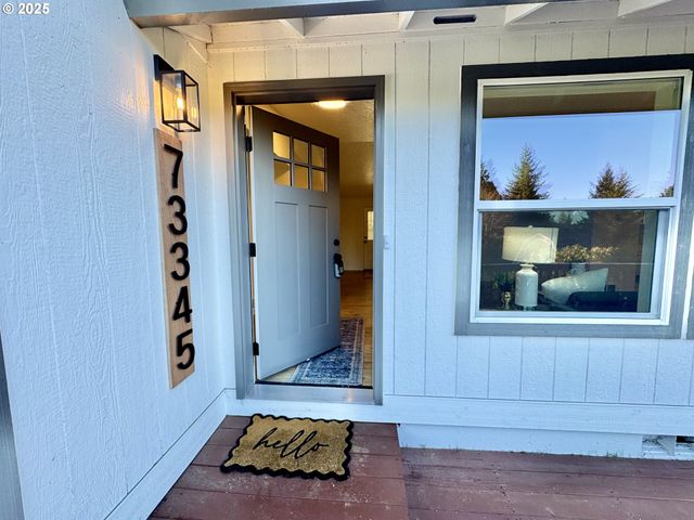 73345 APIARY Rd, Rainier, OR 97048