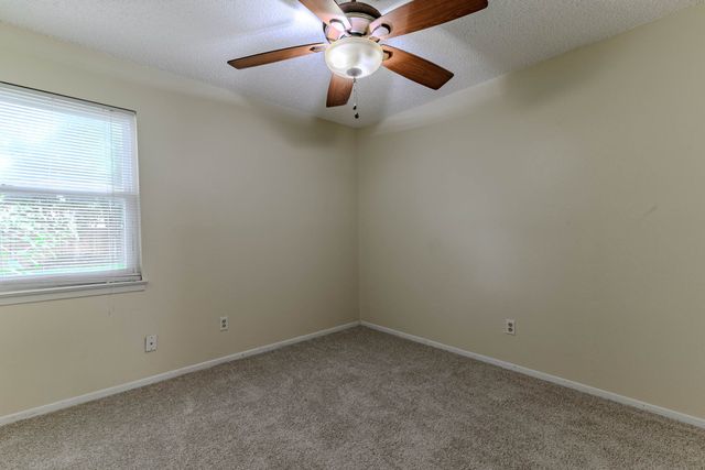 513 Charlyne Drive, Burleson, TX 76028