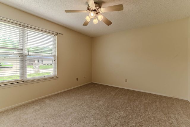 513 Charlyne Drive, Burleson, TX 76028