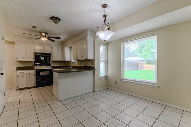 513 Charlyne Drive, Burleson, TX 76028