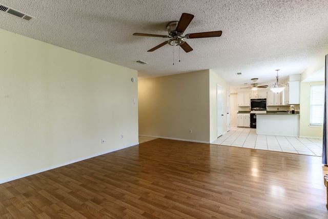 513 Charlyne Drive, Burleson, TX 76028