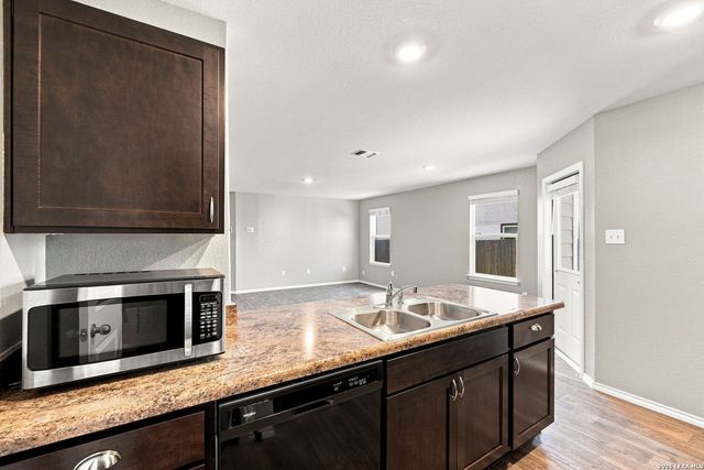 8111 Autares Sq, San Antonio, TX 78252