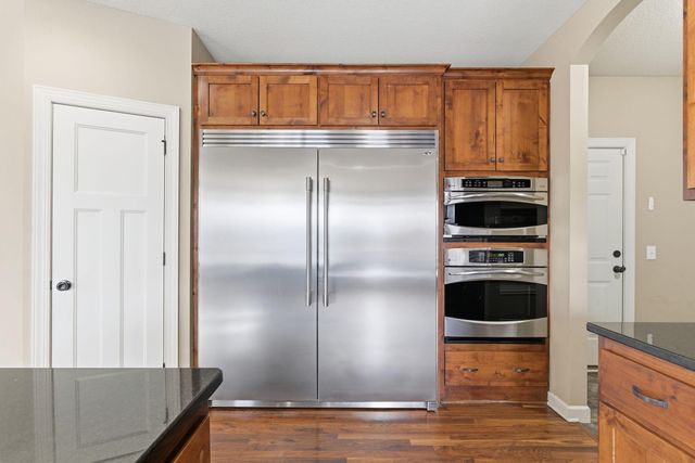 7707 Oxbow Creek Circle N, Brooklyn Park, MN 55445