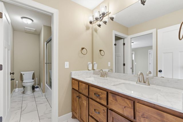 7707 Oxbow Creek Circle N, Brooklyn Park, MN 55445