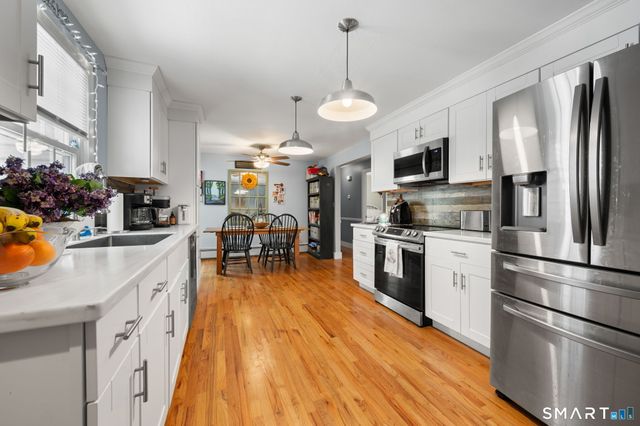 17 Ledgewood Drive, Ledyard, CT 06335