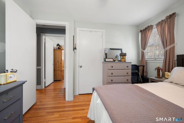 17 Ledgewood Drive, Ledyard, CT 06335