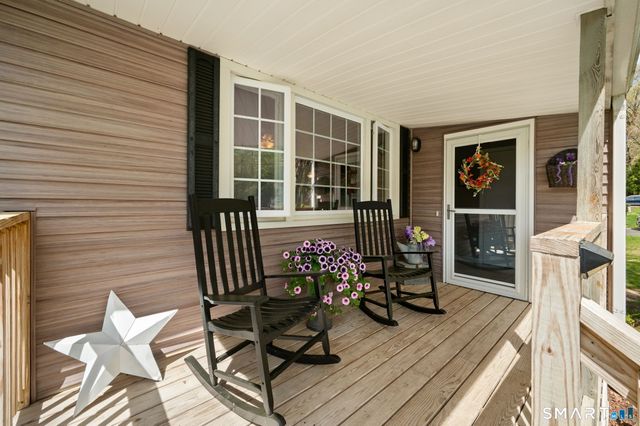 17 Ledgewood Drive, Ledyard, CT 06335