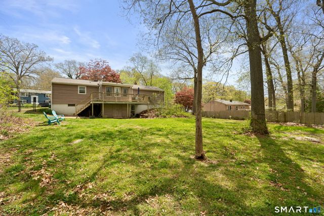 17 Ledgewood Drive, Ledyard, CT 06335