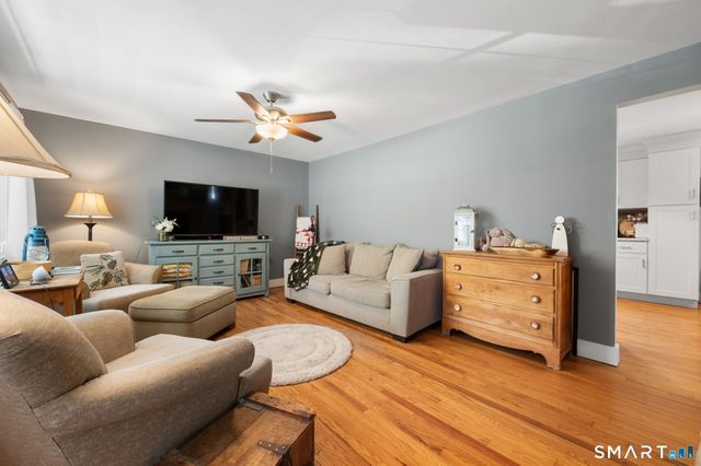 17 Ledgewood Drive, Ledyard, CT 06335