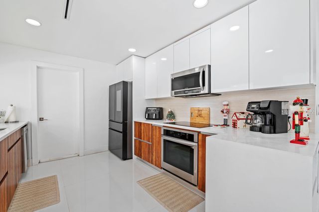 4314 Roosevelt St, Hollywood, FL 33021