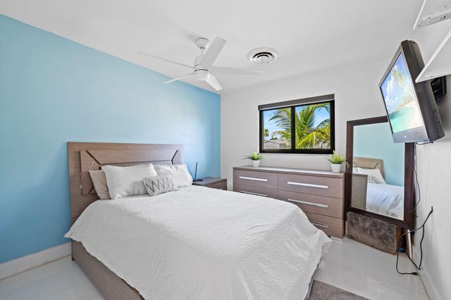 4314 Roosevelt St, Hollywood, FL 33021