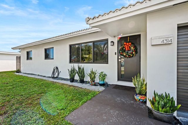 4314 Roosevelt St, Hollywood, FL 33021