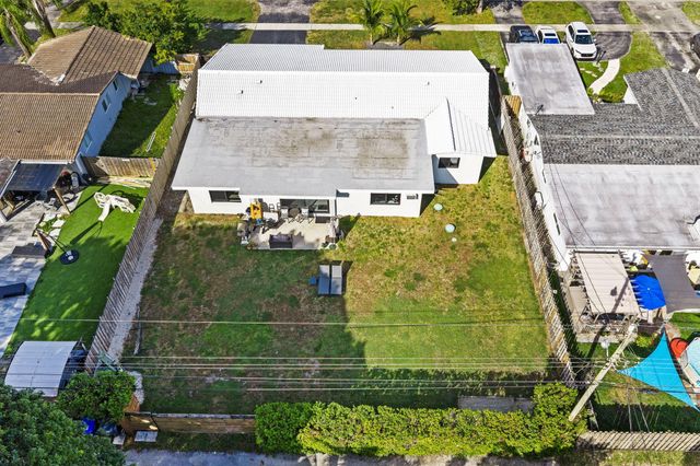 4314 Roosevelt St, Hollywood, FL 33021