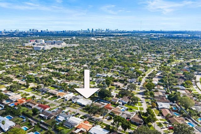 4314 Roosevelt St, Hollywood, FL 33021