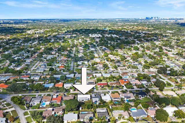 4314 Roosevelt St, Hollywood, FL 33021