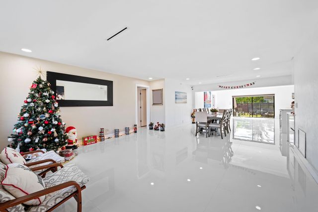 4314 Roosevelt St, Hollywood, FL 33021