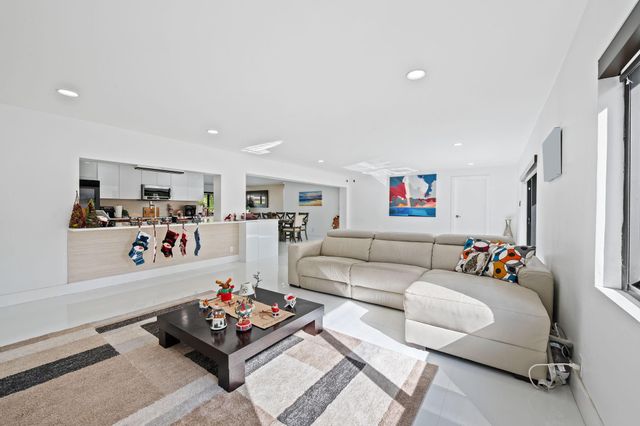 4314 Roosevelt St, Hollywood, FL 33021