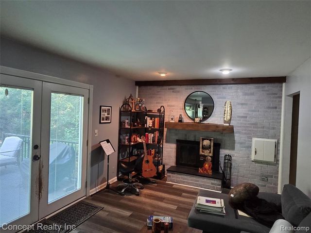 21467 Jewell Court, Grosse Ile, MI 48138