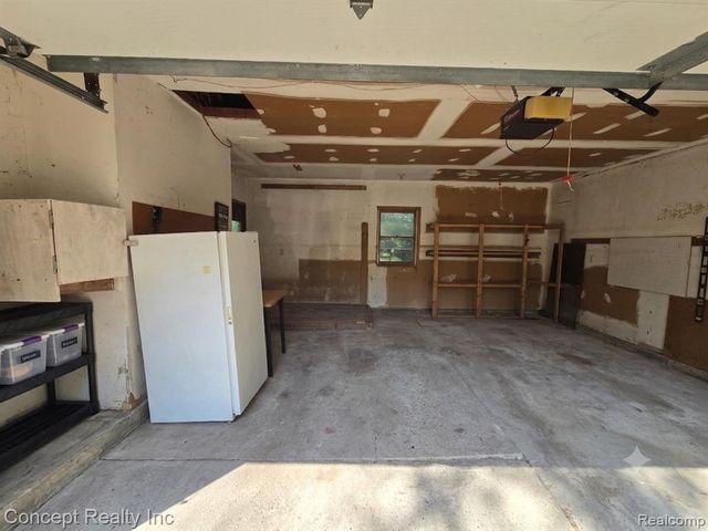 21467 Jewell Court, Grosse Ile, MI 48138