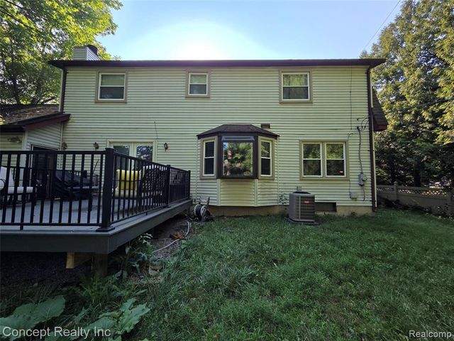 21467 Jewell Court, Grosse Ile, MI 48138