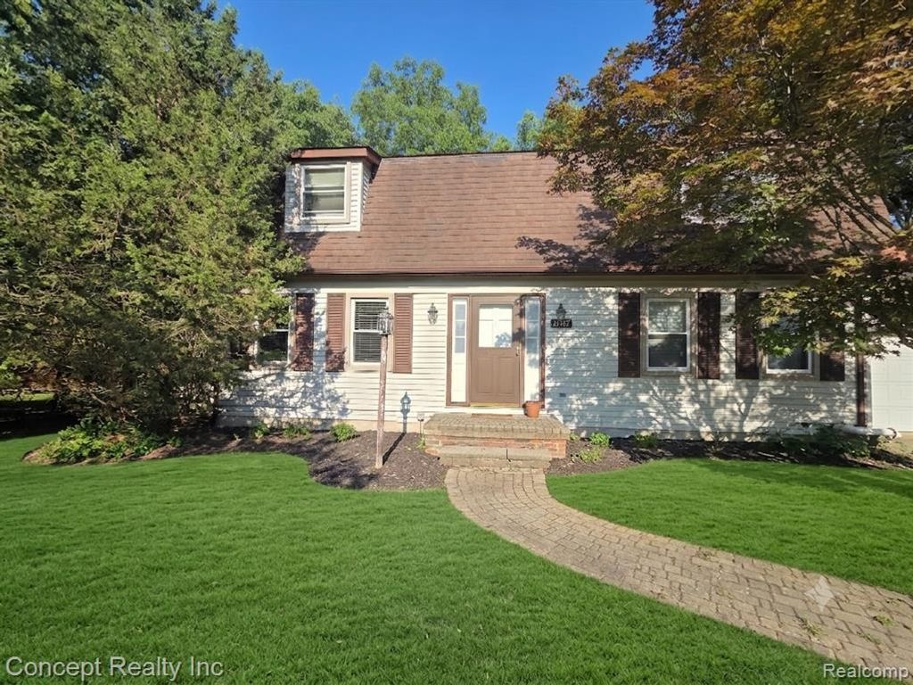 21467 Jewell Court, Grosse Ile, MI 48138