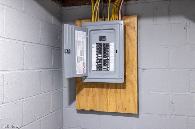 19013 Chagrin Boulevard, Shaker Heights, OH 44122