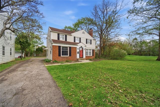 19013 Chagrin Boulevard, Shaker Heights, OH 44122