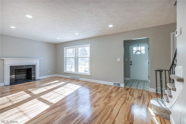 19013 Chagrin Boulevard, Shaker Heights, OH 44122