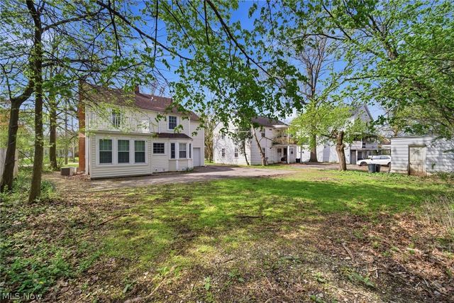 19013 Chagrin Boulevard, Shaker Heights, OH 44122