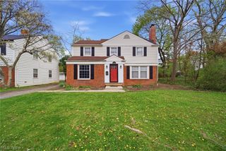 19013 Chagrin Boulevard, Shaker Heights, OH 44122