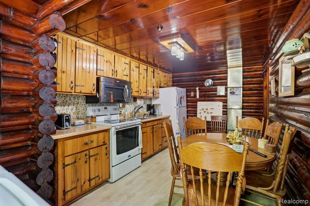 3814 S Towerline Road, Bridgeport, MI 48722