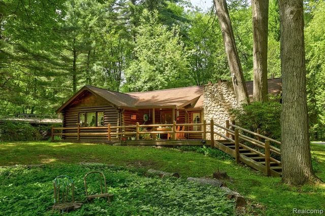 3814 S Towerline Road, Bridgeport, MI 48722
