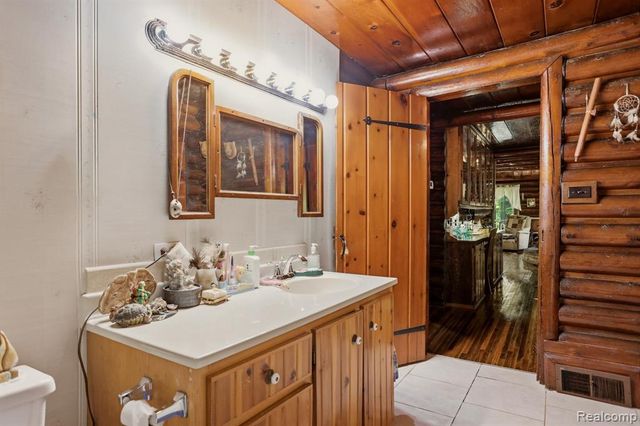 3814 S Towerline Road, Bridgeport, MI 48722