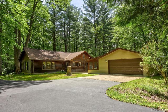 3814 S Towerline Road, Bridgeport, MI 48722