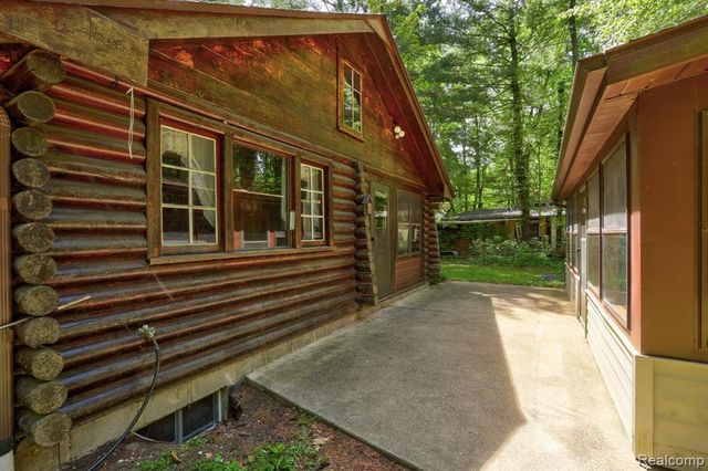 3814 S Towerline Road, Bridgeport, MI 48722