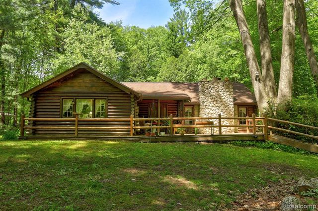 3814 S Towerline Road, Bridgeport, MI 48722