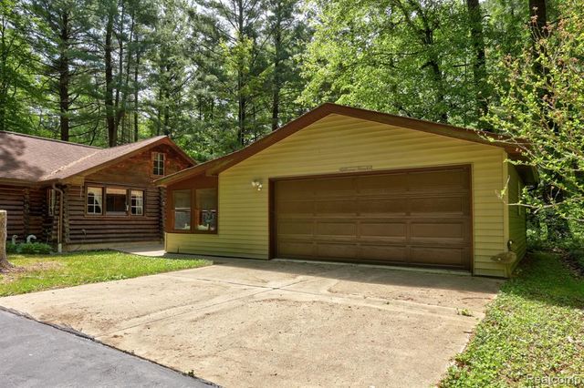 3814 S Towerline Road, Bridgeport, MI 48722