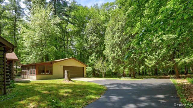 3814 S Towerline Road, Bridgeport, MI 48722