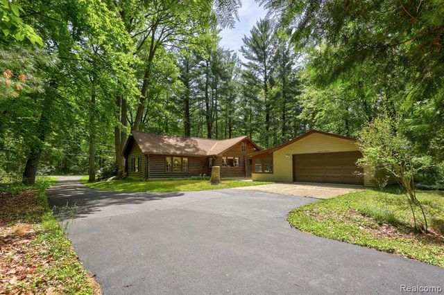 3814 S Towerline Road, Bridgeport, MI 48722