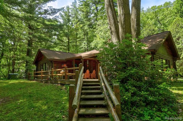 3814 S Towerline Road, Bridgeport, MI 48722