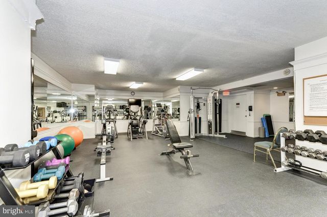 3001 VEAZEY TER NW #410, Washington, DC 20008