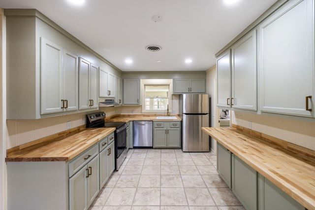 1335 Old Colony Road, Mount Pleasant, SC 29464