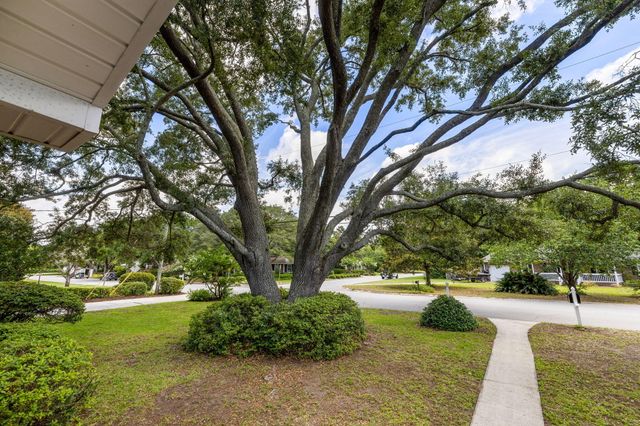 1335 Old Colony Road, Mount Pleasant, SC 29464