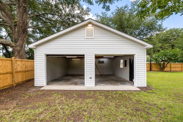 1335 Old Colony Road, Mount Pleasant, SC 29464